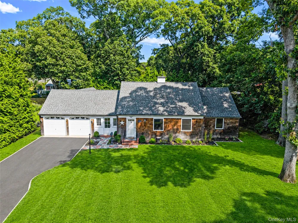 188 Hallock Street Riverhead, NY 11901