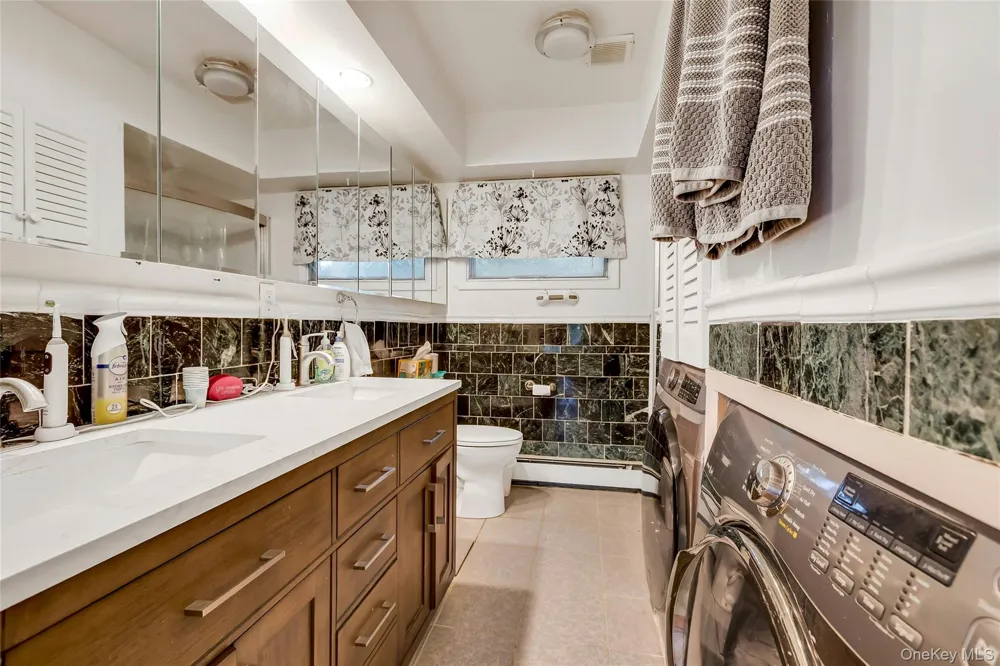 170 Division Avenue Blue Point, NY 11715