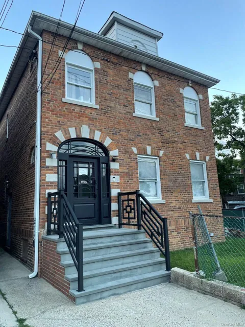 1135 Waring Avenue #2