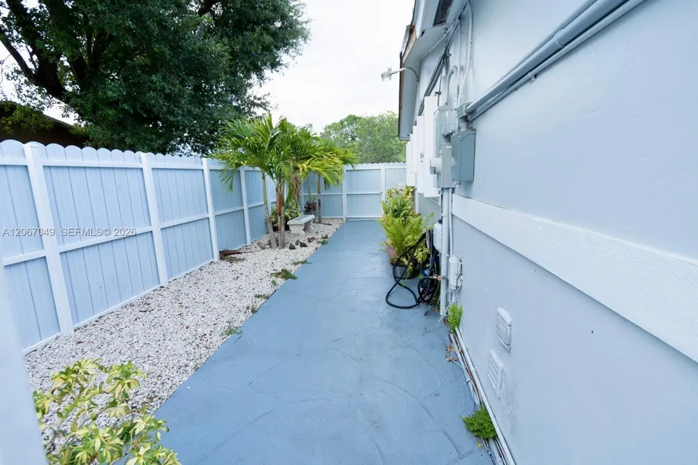 20760 NW 37th Ct #2 Miami Gardens, FL 33055