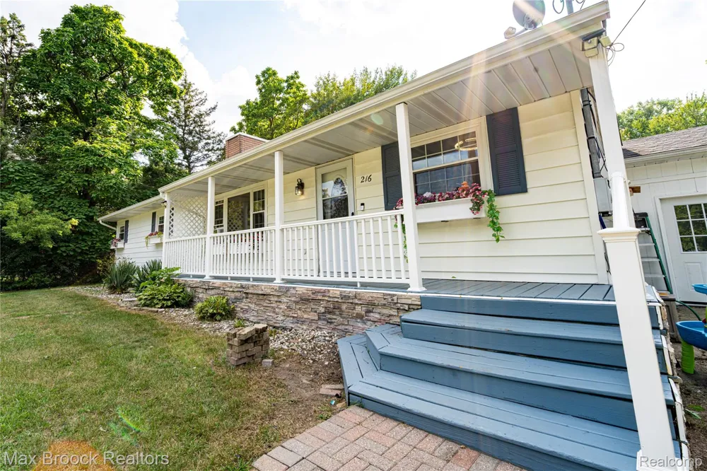 216 Crawford Drive Jonesfield Township, MI 48637