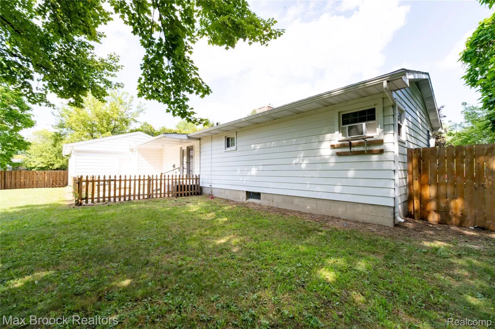 216 Crawford Drive Jonesfield Township, MI 48637