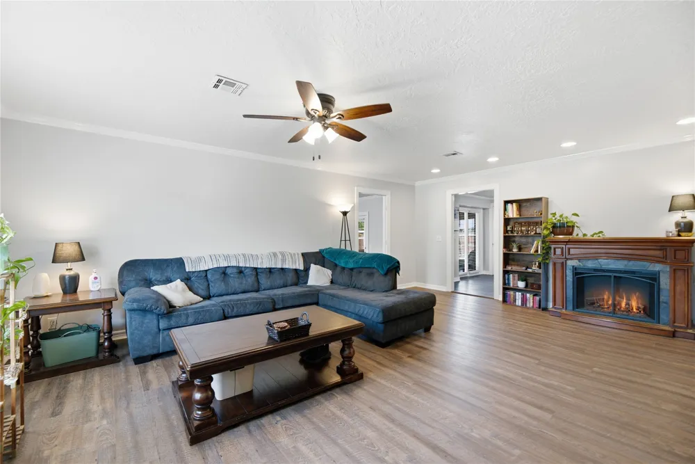 423 E Beaver Street Jenks, OK 74037