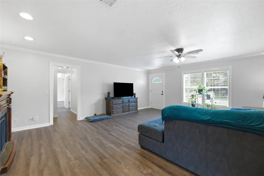 423 E Beaver Street Jenks, OK 74037