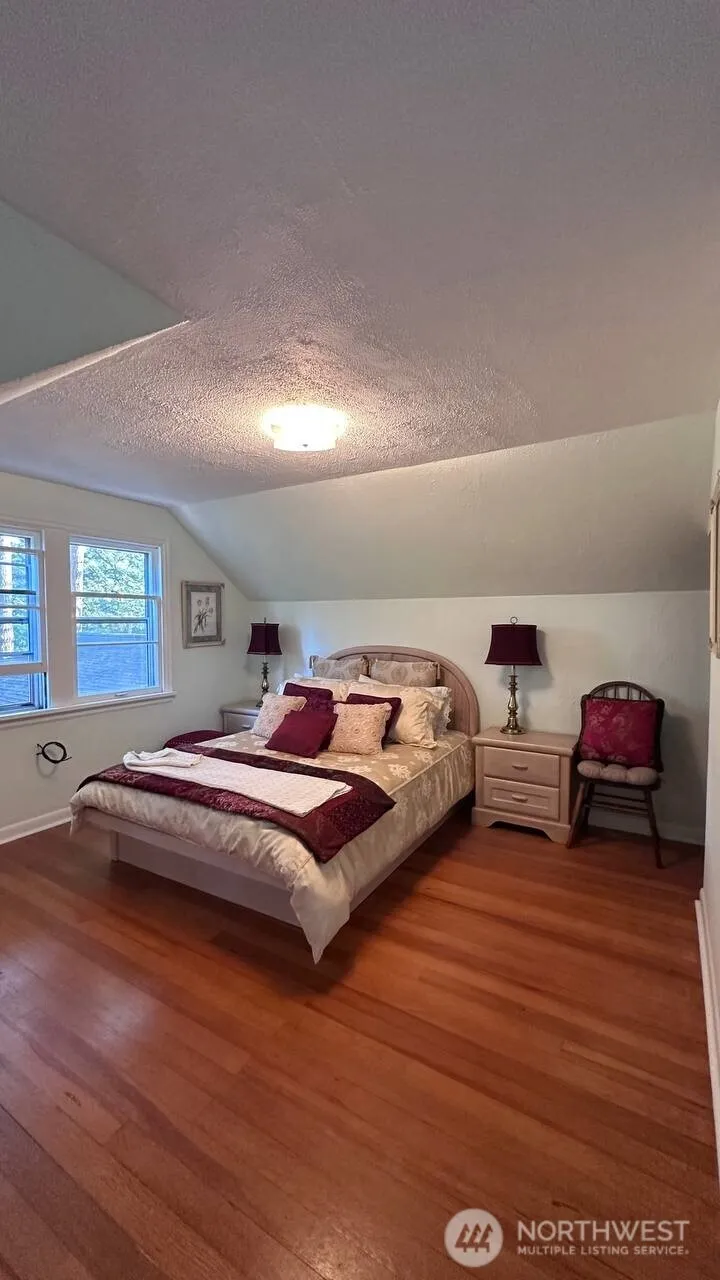 16310 Ashworth Avenue Shoreline, WA 98133
