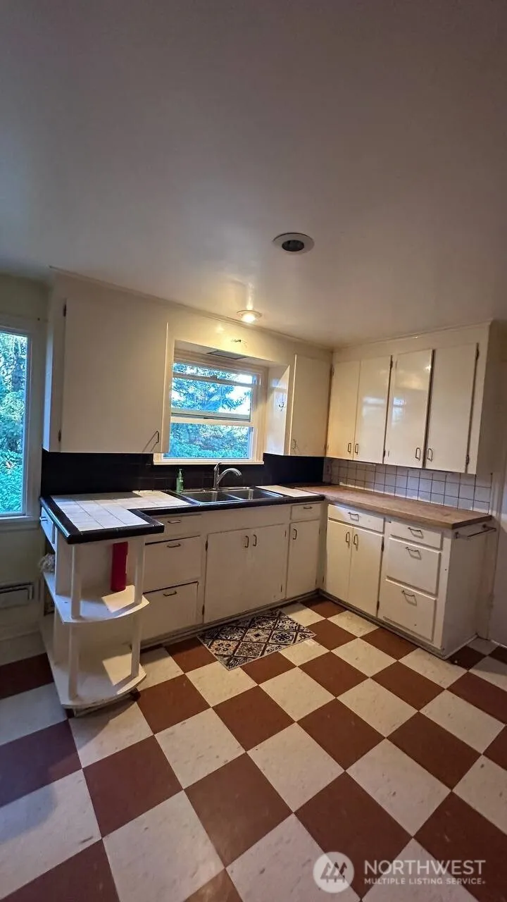 16310 Ashworth Avenue Shoreline, WA 98133