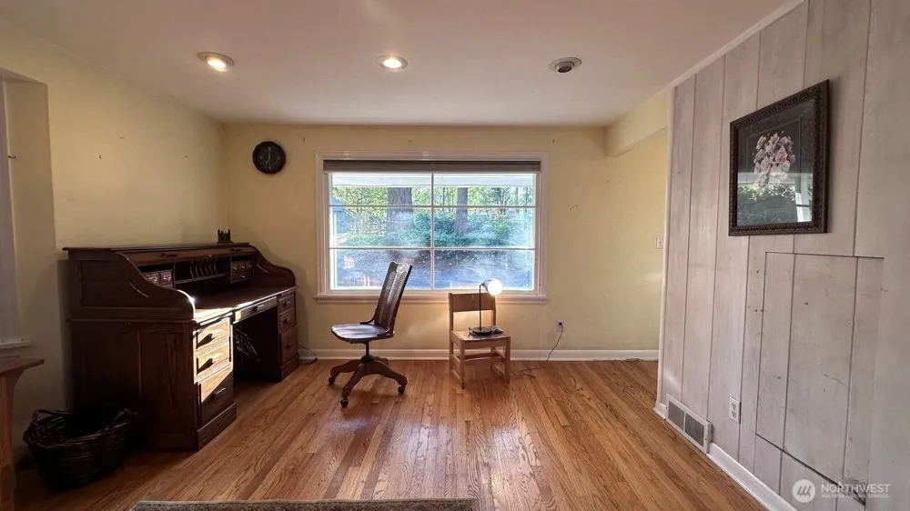 16310 Ashworth Avenue Shoreline, WA 98133