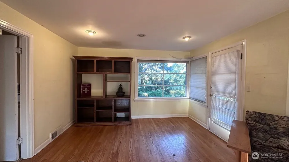 16310 Ashworth Avenue Shoreline, WA 98133