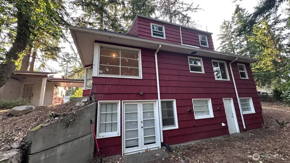 16310 Ashworth Avenue Shoreline, WA 98133