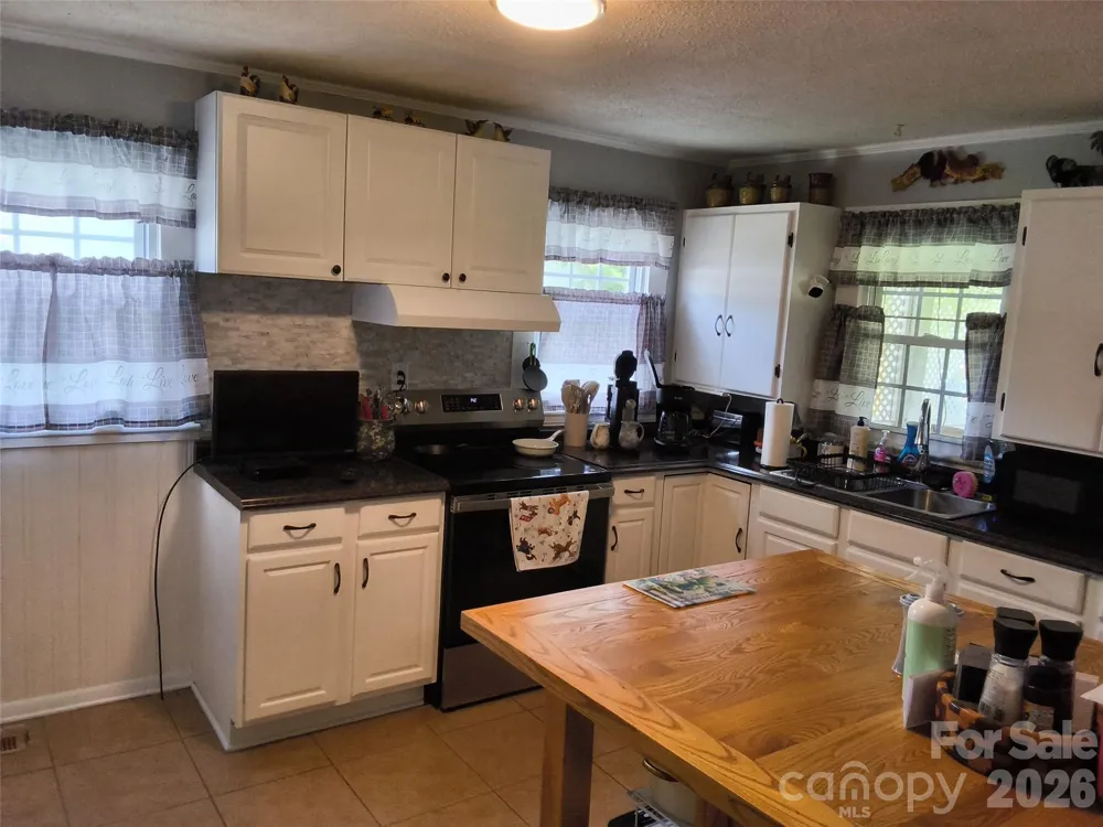 1200 Woodlawn Street Kannapolis, NC 28083