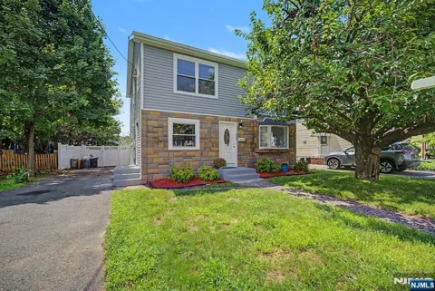 699 Bloomfield Avenue
