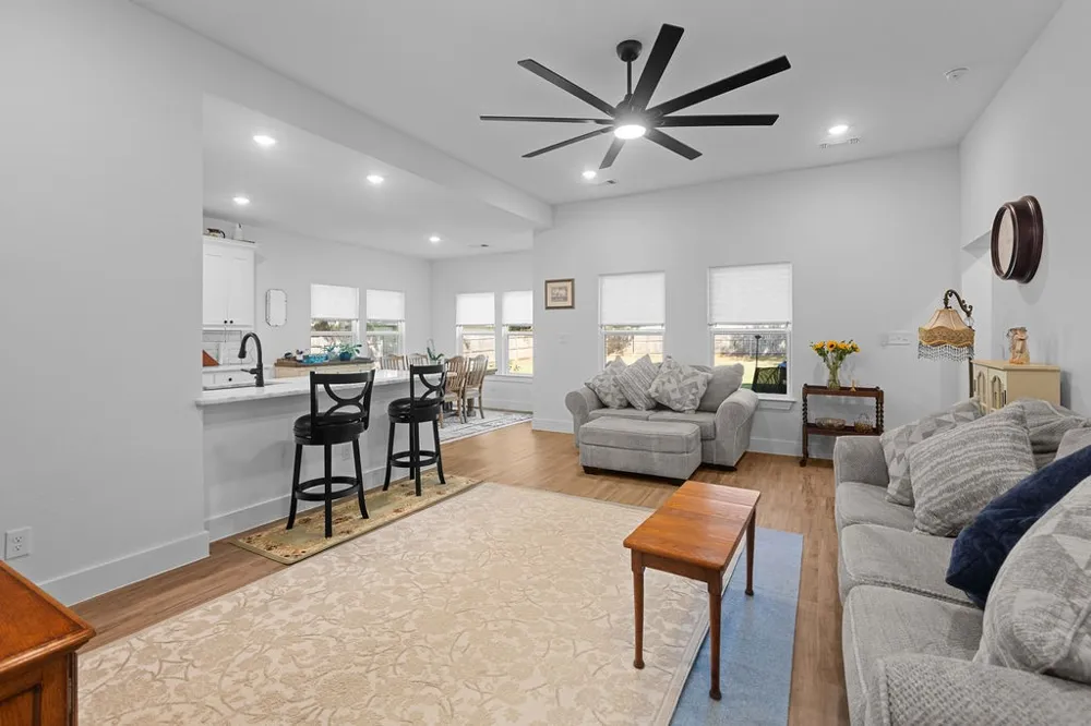201 W South Street Whitesboro, TX 76273