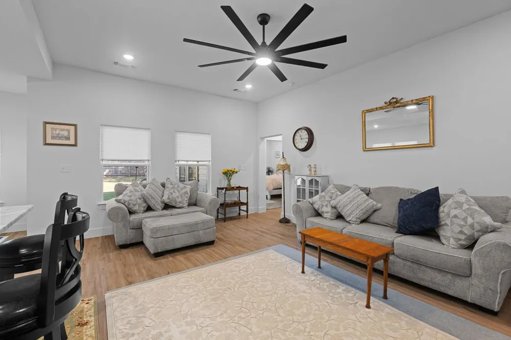 201 W South Street Whitesboro, TX 76273