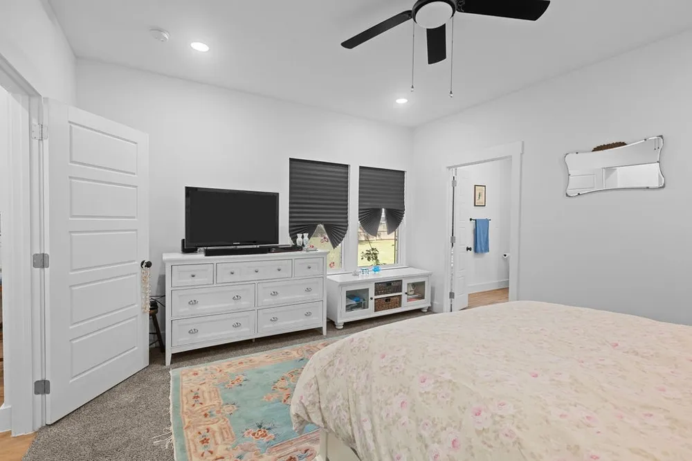 201 W South Street Whitesboro, TX 76273