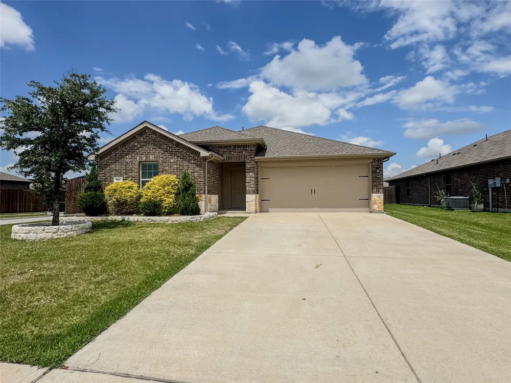 801 Meadow Creek Lane Josephine, TX 75189