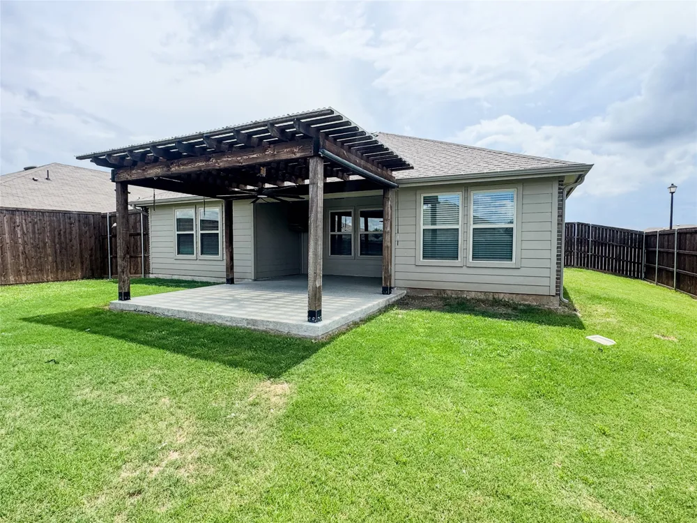 801 Meadow Creek Lane Josephine, TX 75189