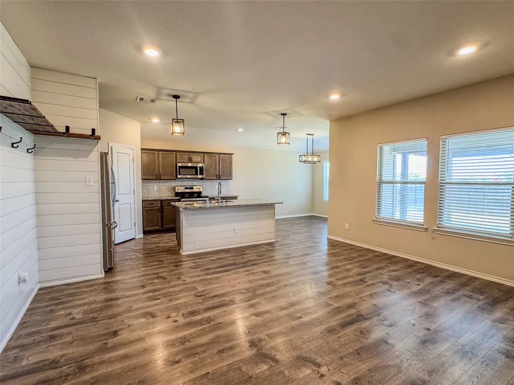 801 Meadow Creek Lane Josephine, TX 75189