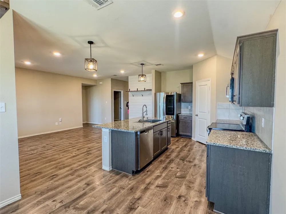801 Meadow Creek Lane Josephine, TX 75189