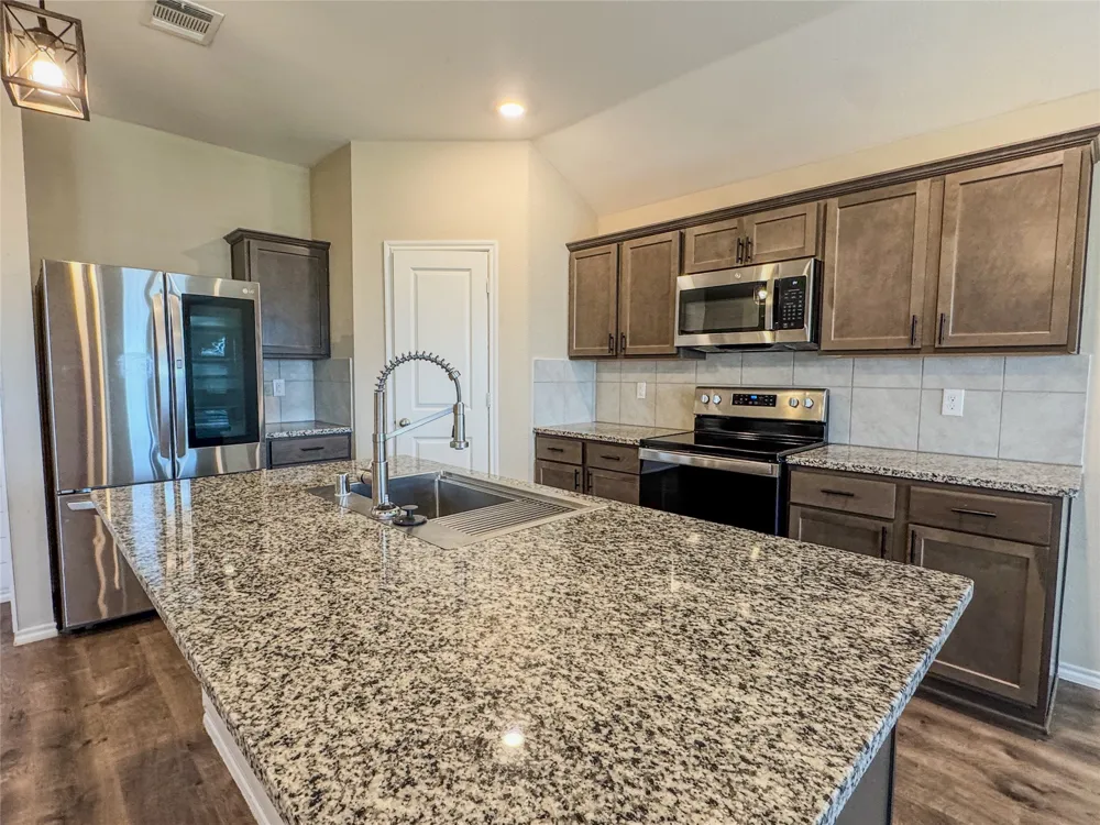 801 Meadow Creek Lane Josephine, TX 75189