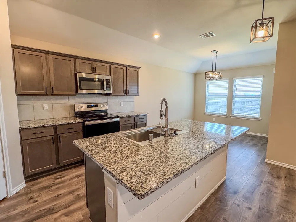 801 Meadow Creek Lane Josephine, TX 75189