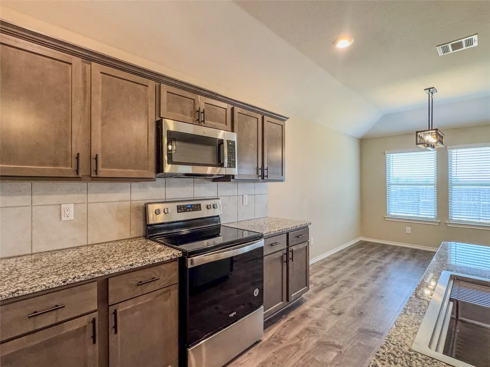 801 Meadow Creek Lane Josephine, TX 75189