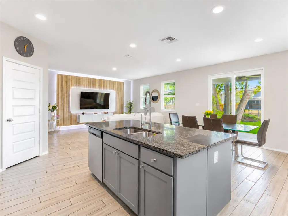155 Honey Oak Lane New Braunfels, TX 78130