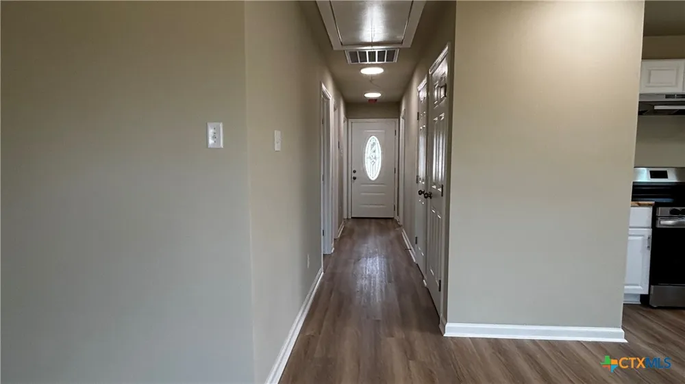 806 E 6th Street Nixon, TX 78140