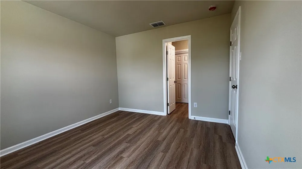 806 E 6th Street Nixon, TX 78140