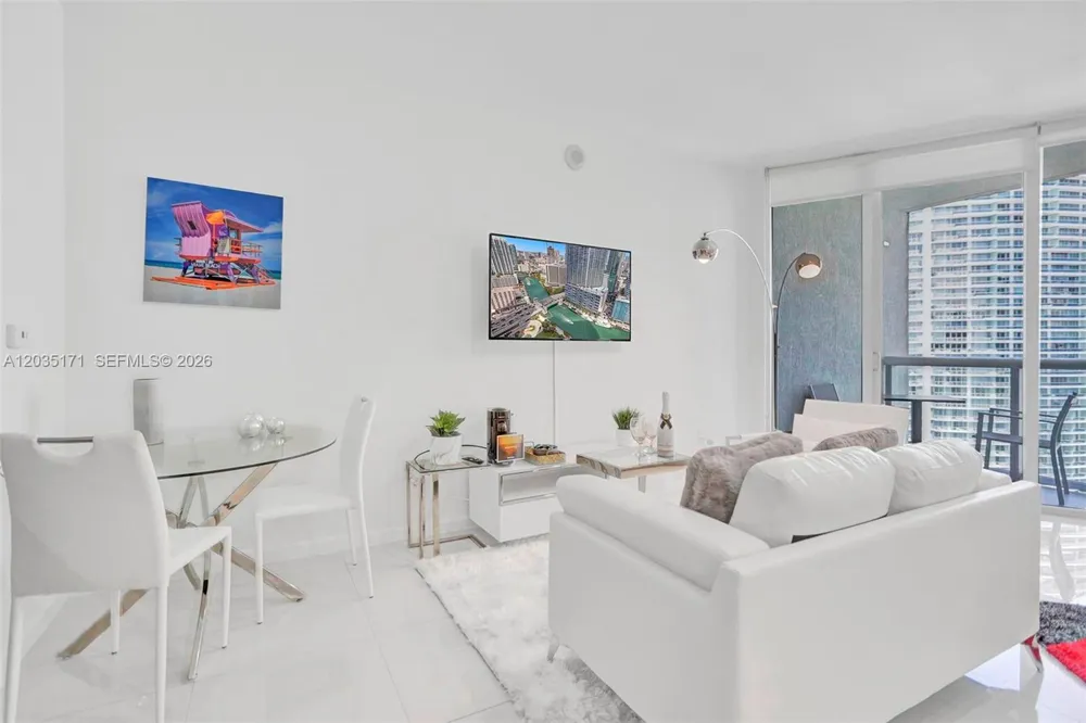 475 Brickell Ave #3408 Miami, FL 33131