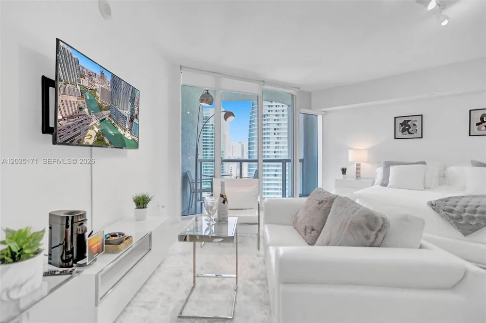 475 Brickell Ave #3408 Miami, FL 33131