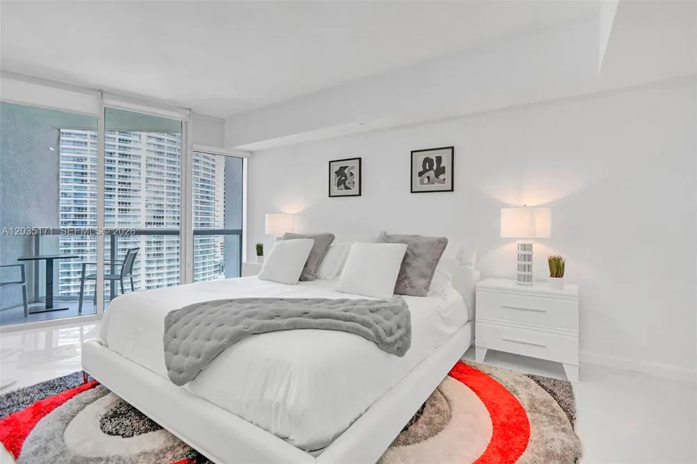 475 Brickell Ave #3408 Miami, FL 33131