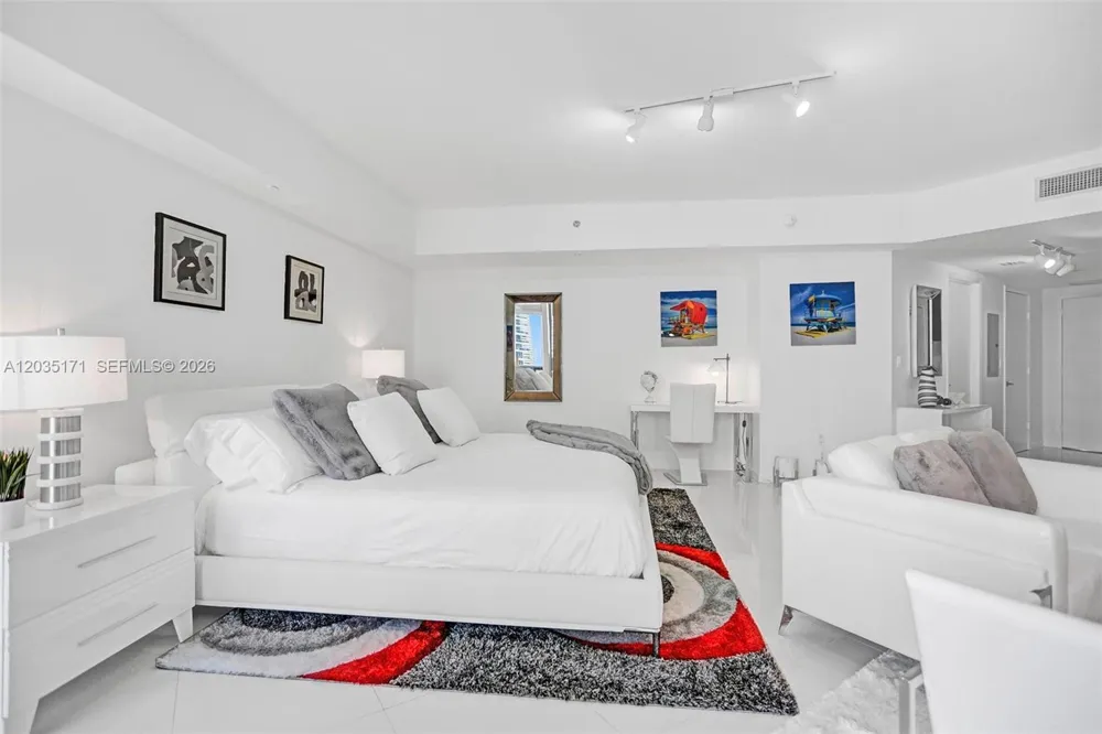 475 Brickell Ave #3408 Miami, FL 33131