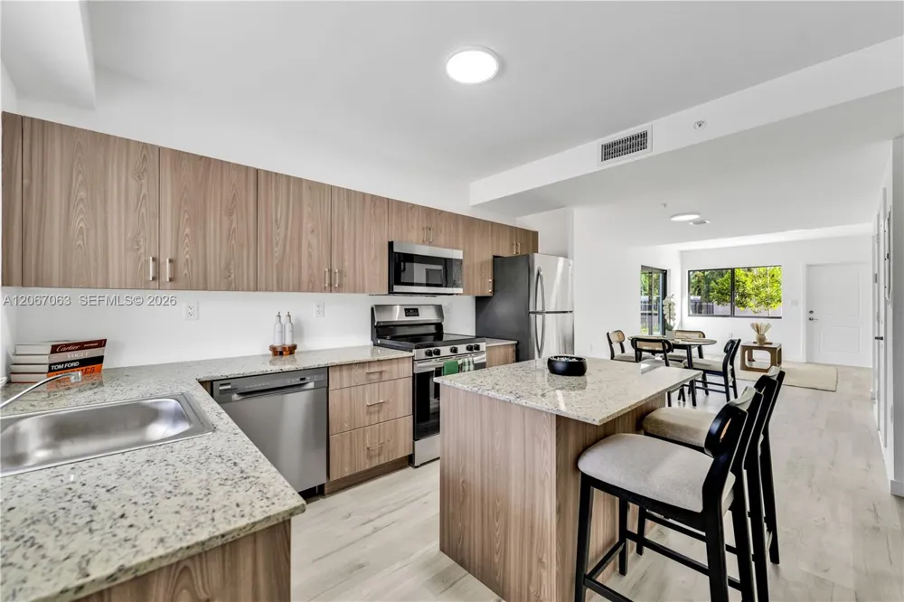 155 NW 160TH ST #TH 2 North Miami Beach, FL 33169
