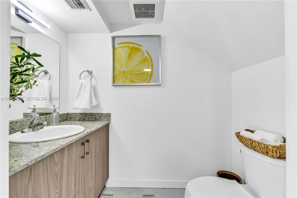 155 NW 160TH ST #TH 2 North Miami Beach, FL 33169