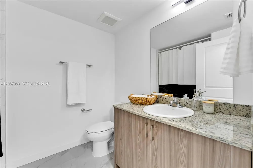 155 NW 160TH ST #TH 2 North Miami Beach, FL 33169
