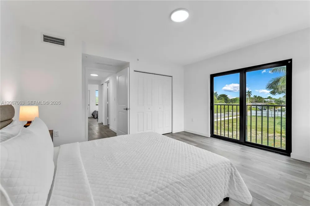 155 NW 160TH ST #TH 2 North Miami Beach, FL 33169