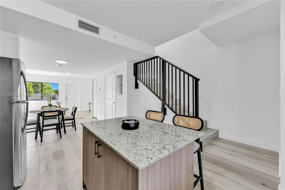 155 NW 160TH ST #TH 2 North Miami Beach, FL 33169