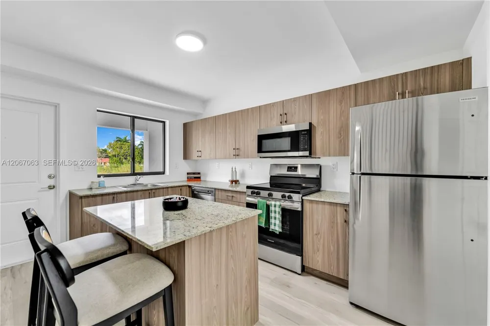 155 NW 160TH ST #TH 2 North Miami Beach, FL 33169