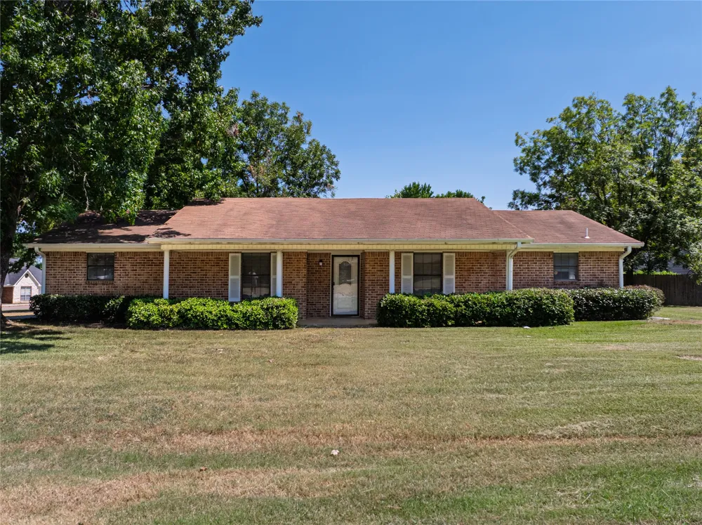 111 Meadowlark Lane Durant, OK 74701