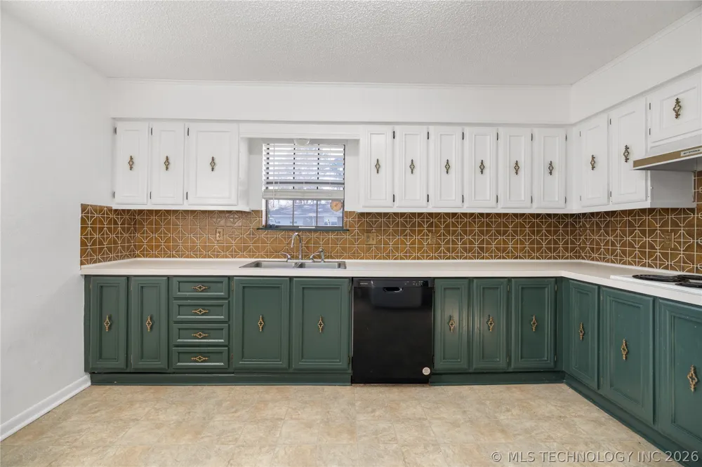 111 Meadowlark Lane Durant, OK 74701