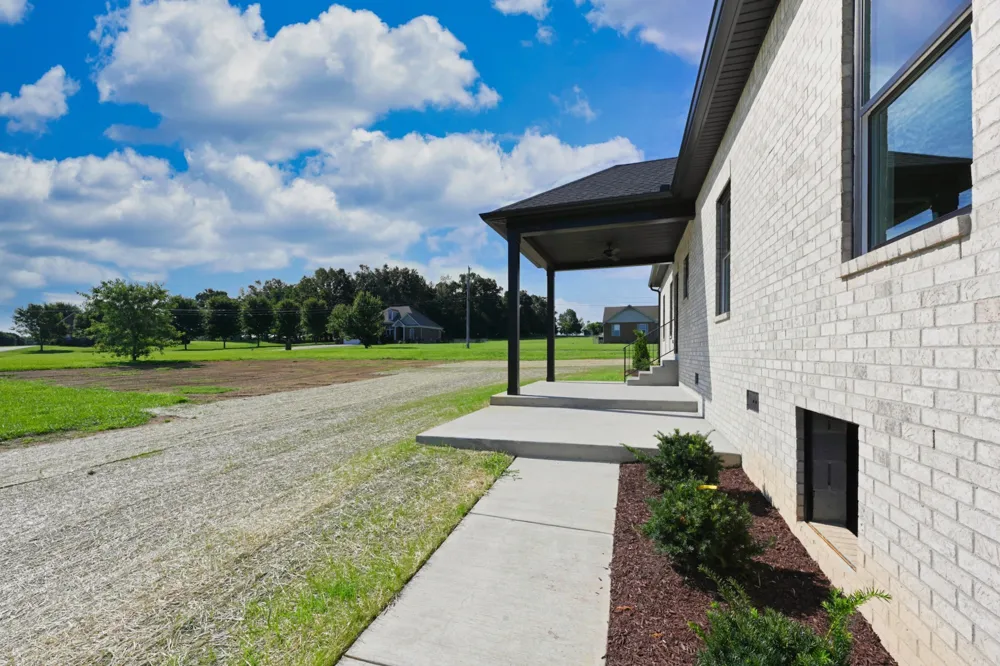 102 N Nikki Dr Portland, TN 37148