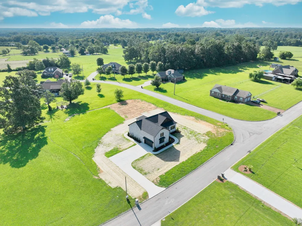 102 N Nikki Dr Portland, TN 37148