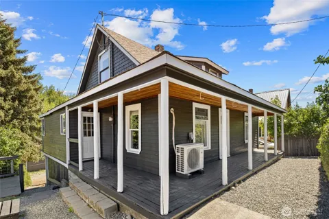 401 S 1st Street