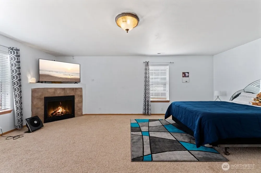 205 Silvernail St NE Orting, WA 98360