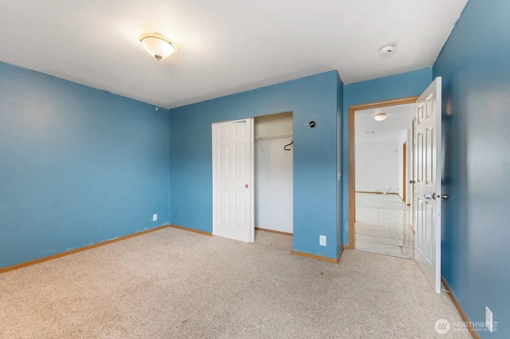 205 Silvernail St NE Orting, WA 98360