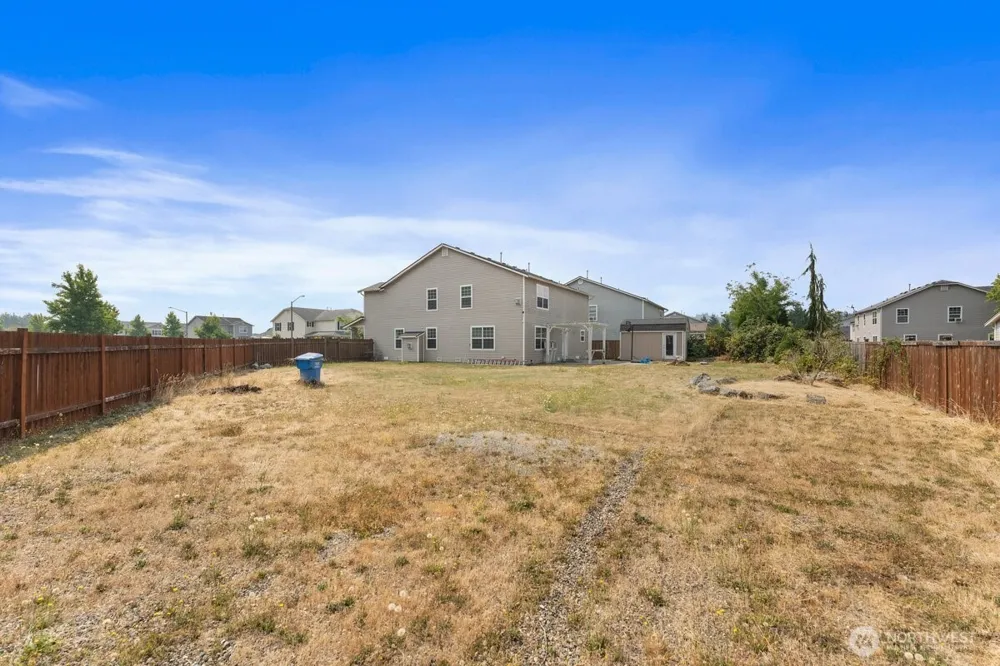 205 Silvernail St NE Orting, WA 98360