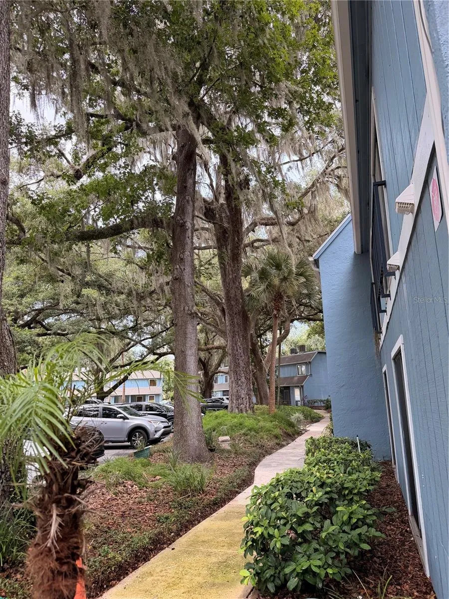 423 SHEOAH BOULEVARD #14 Winter Springs, FL 32708