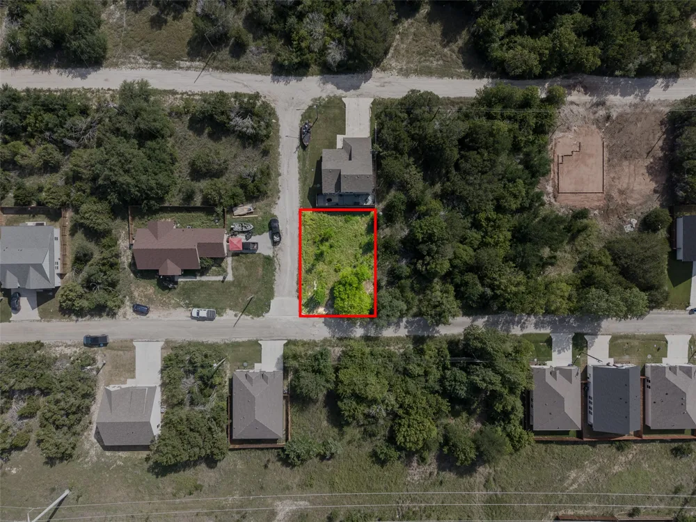 5836 Black Pine Circle Granbury, TX 76048