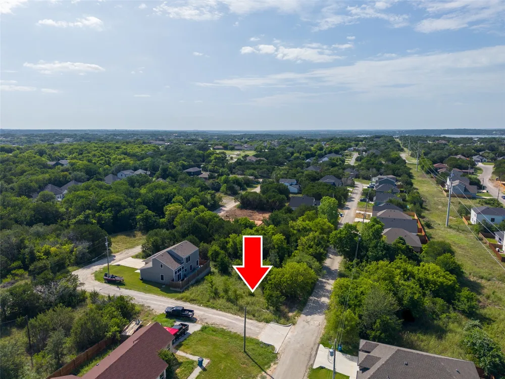5836 Black Pine Circle Granbury, TX 76048