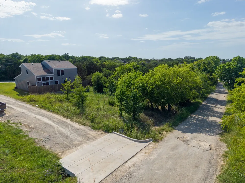 5836 Black Pine Circle Granbury, TX 76048